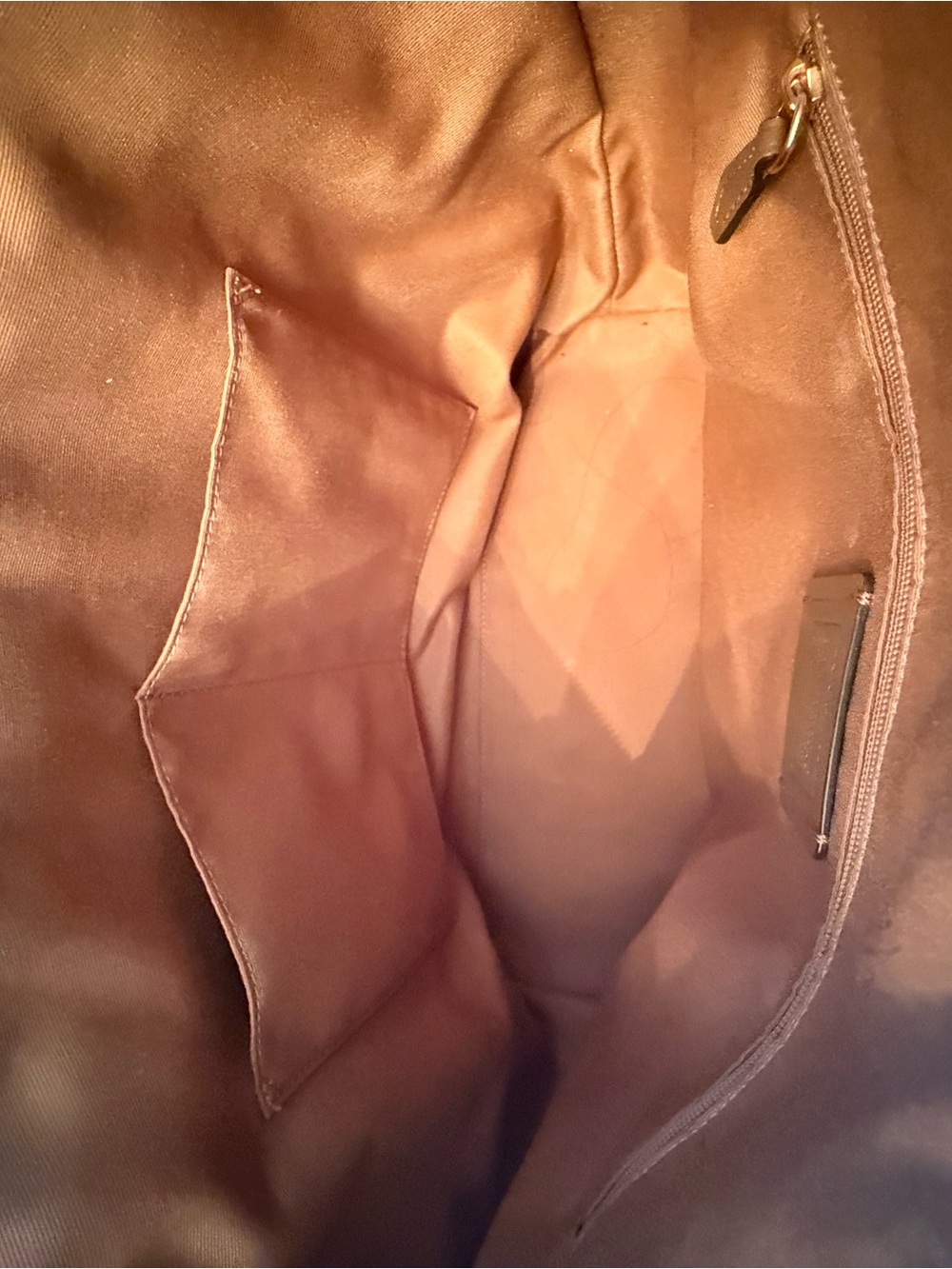 Coach Gallery Beige Signature Tote with Cream Trim - Picture 8 of 13